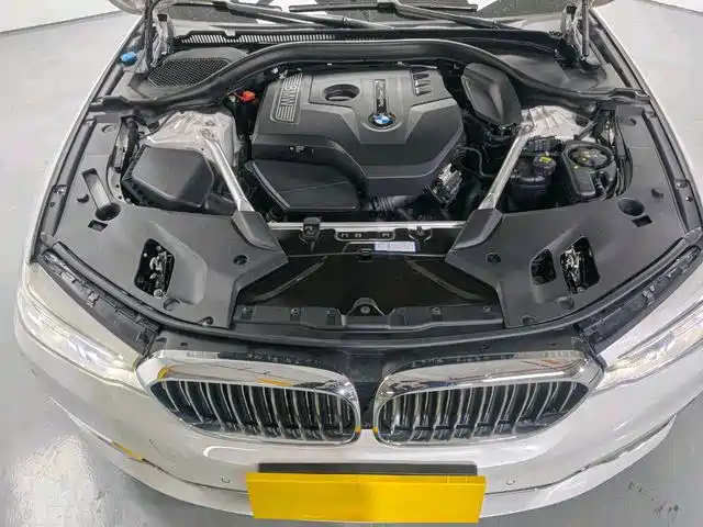 BMW 5 Series — миниатюра 17