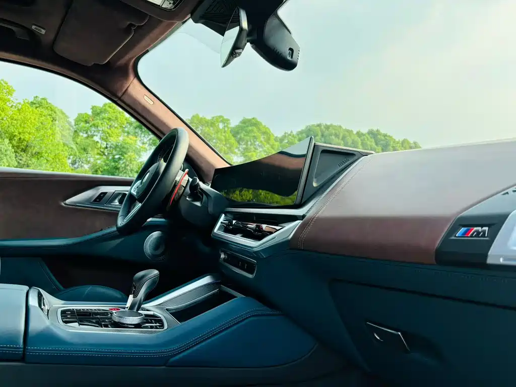 BMW XM 2023 50e