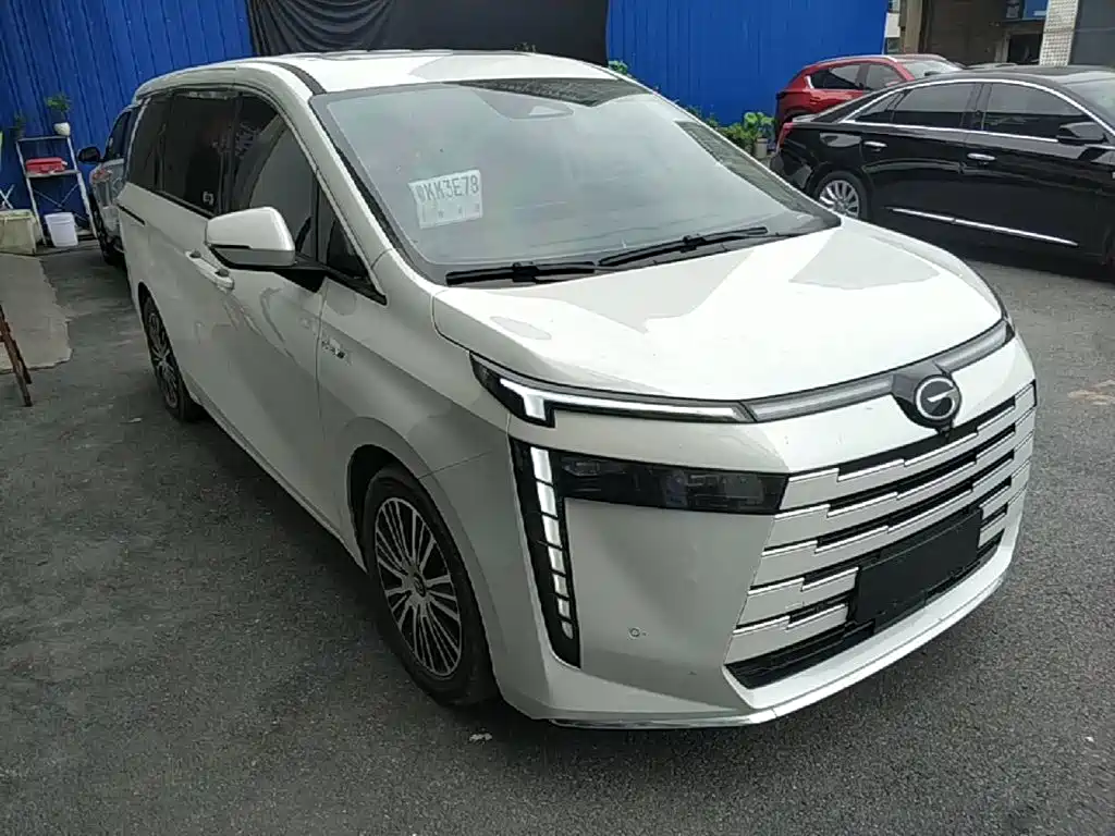 GAC Motor 传祺E8 PHEV — миниатюра 4