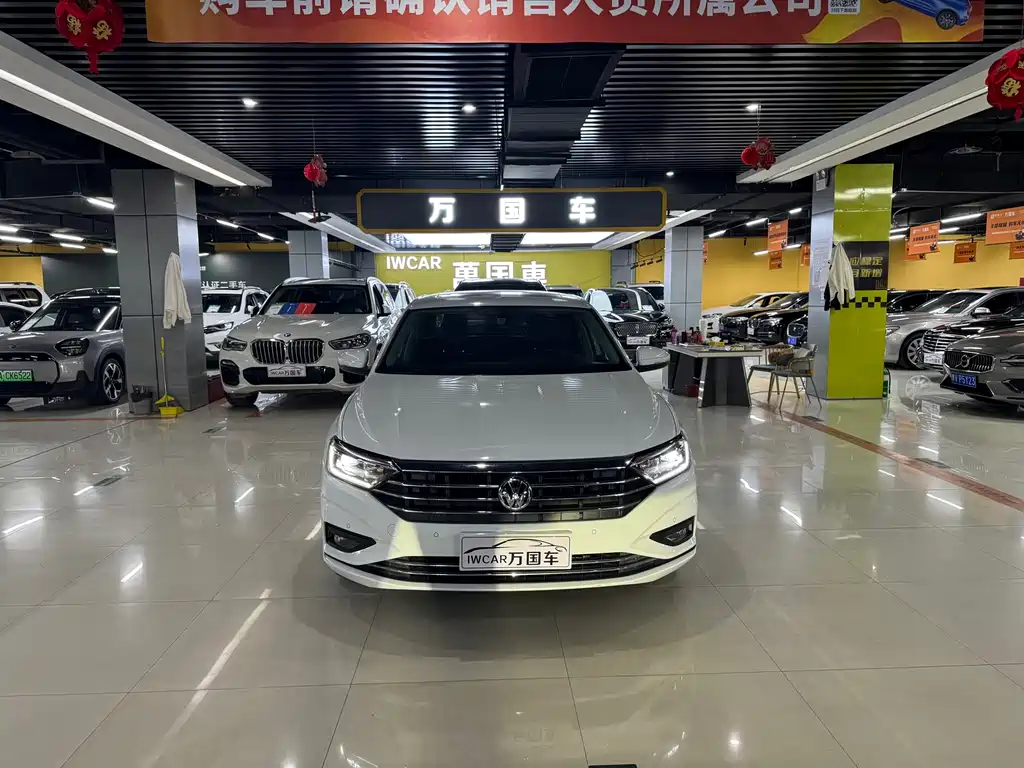 Volkswagen Sagitar 2019