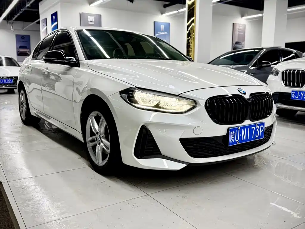 BMW 1 SERIES