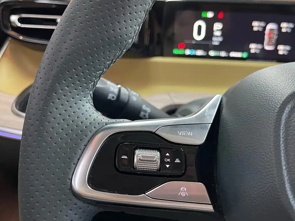 GAC Motor Trumpchi E8 PHEV — миниатюра 18