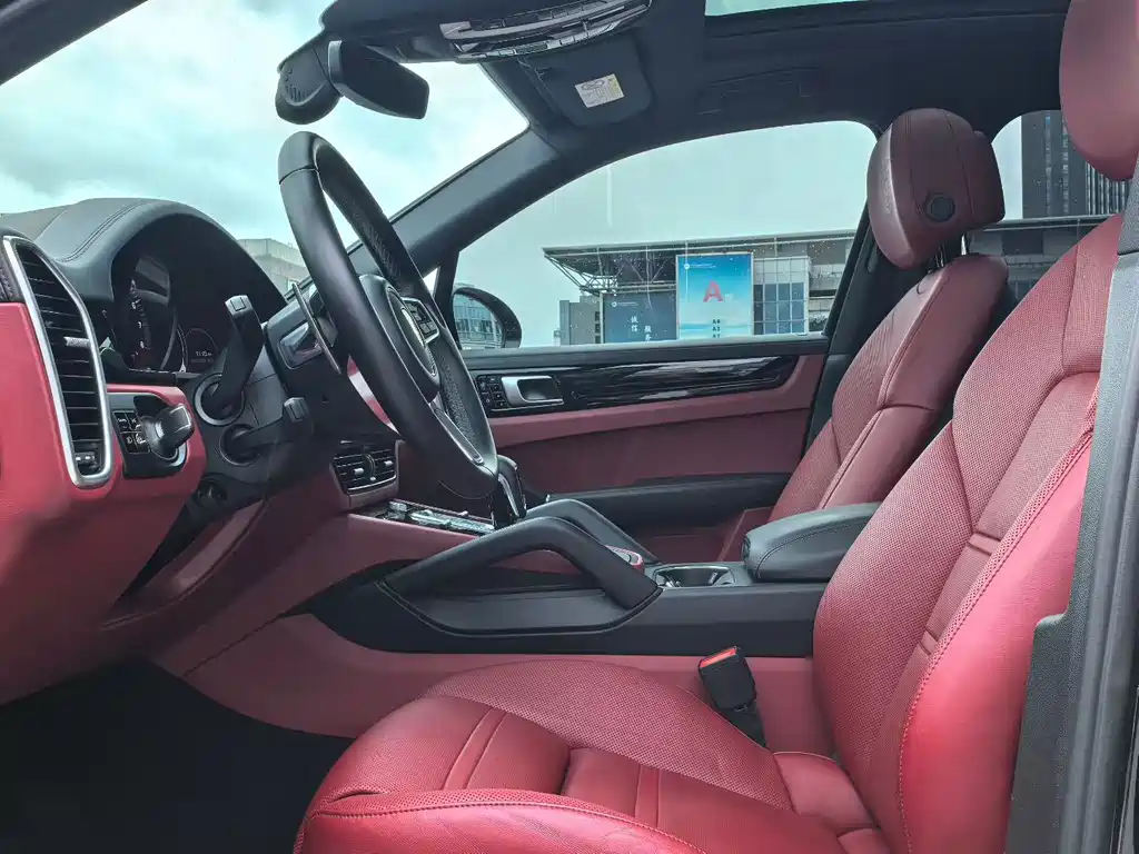 Porsche Cayenne — миниатюра 4