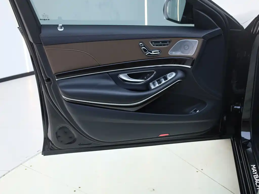 Mercedes-Benz S-Class — миниатюра 12