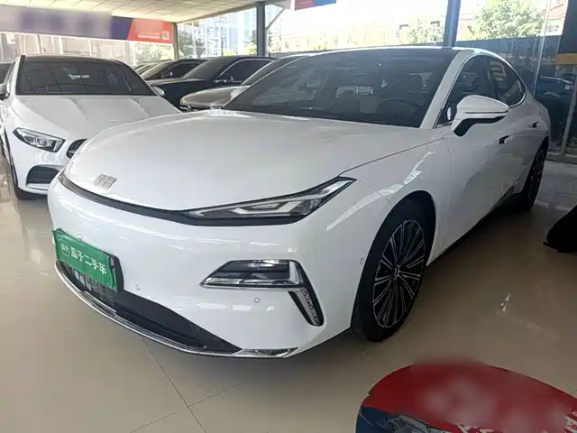 2025 Geely Galaxy Xingyao 8