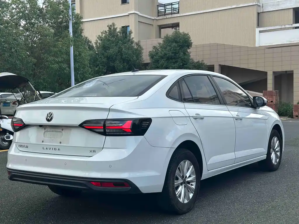 Volkswagen Lavida — миниатюра 6