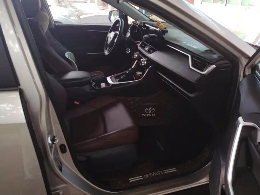 Toyota Wildlander — миниатюра 8