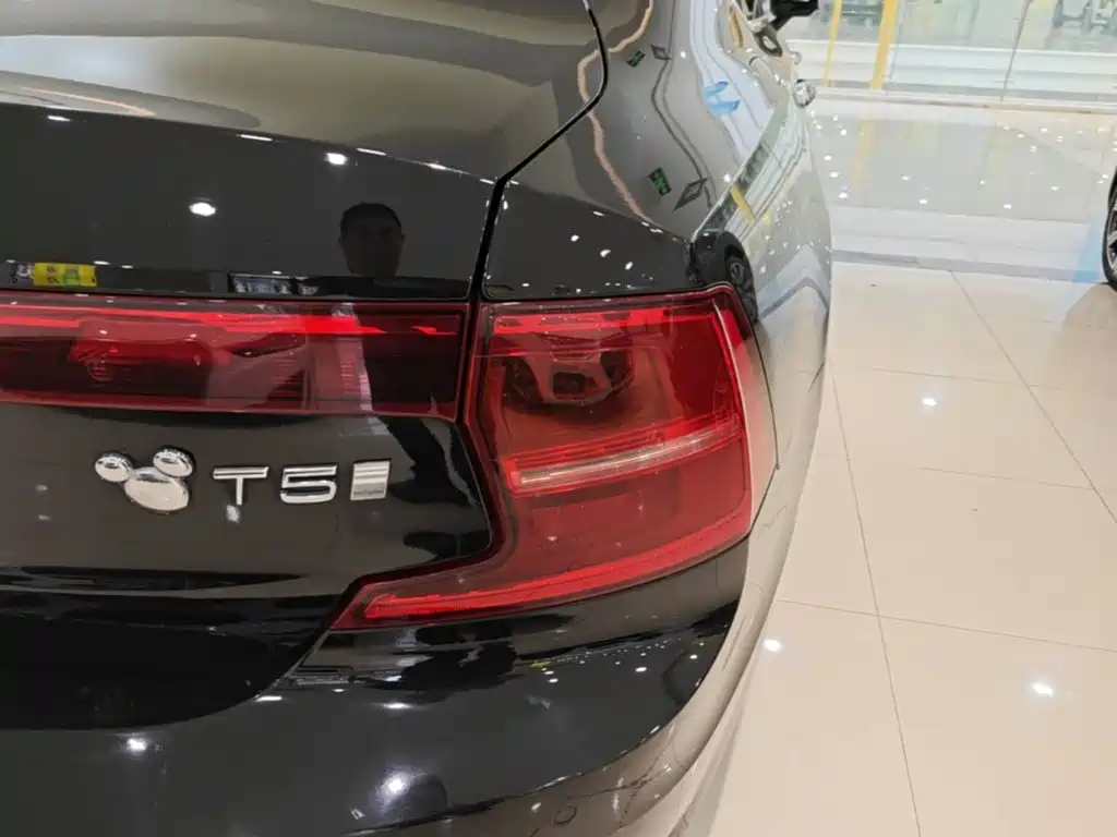 Volvo S90 — миниатюра 8