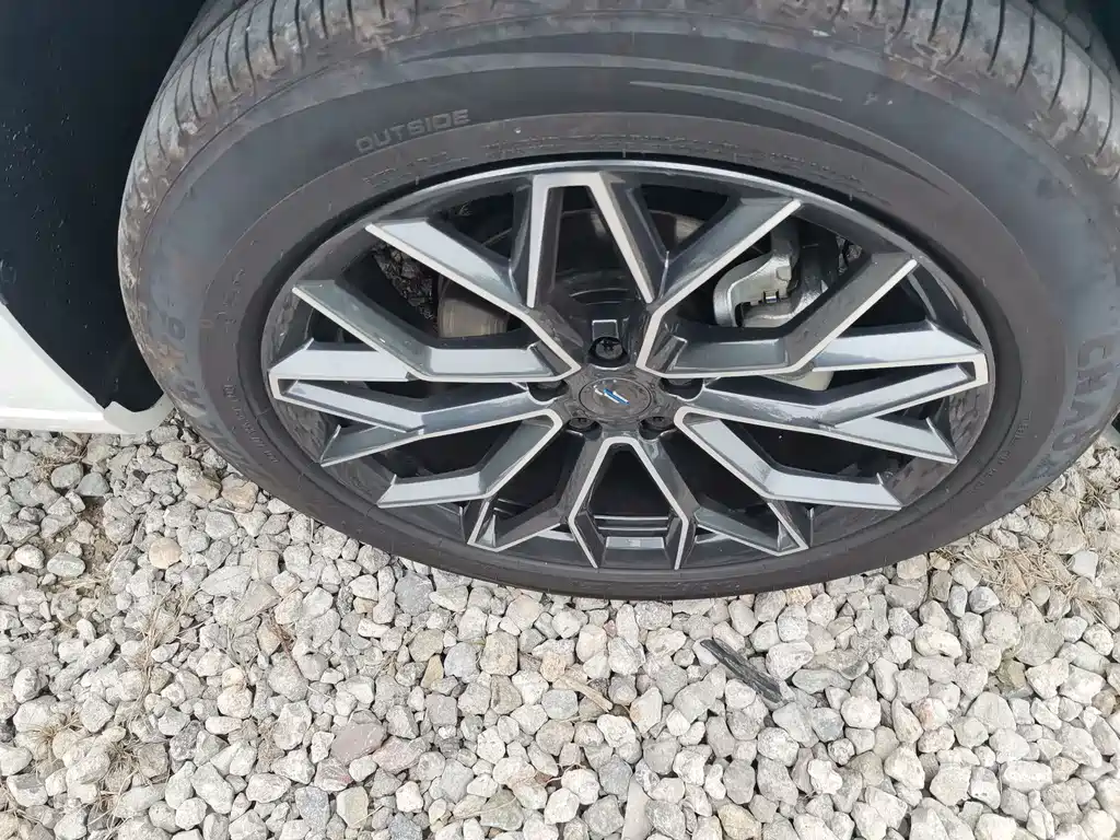 CHANGAN CHANGAN AUCHAN Z6