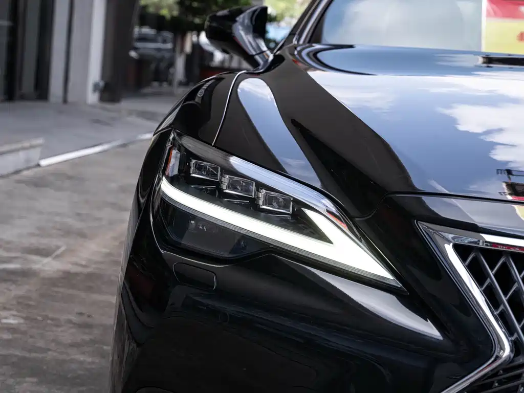 Lexus LS — миниатюра 6