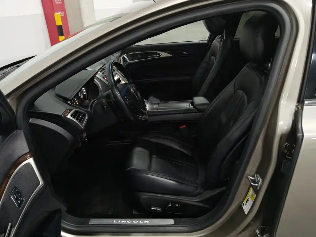 Lincoln MKZ — миниатюра 10