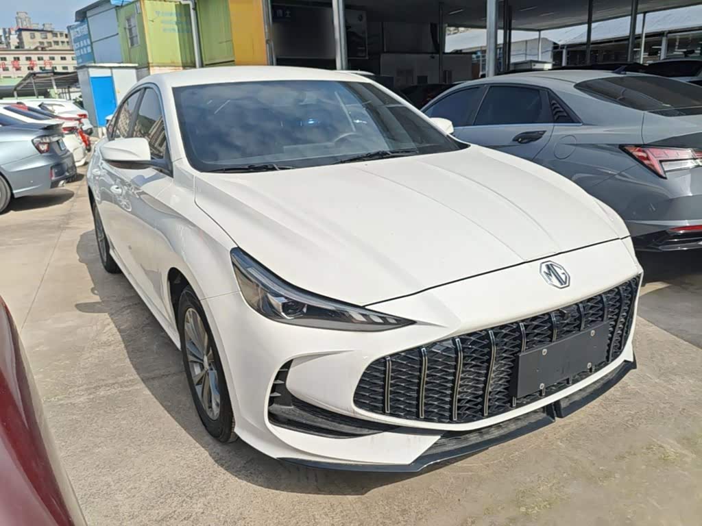 MG MG5 1.5 л 2025 г. Белый, пробег 4600 км