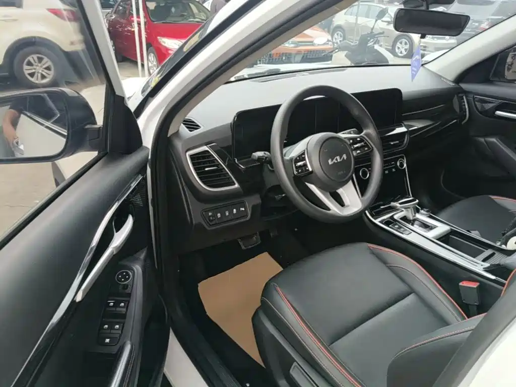Kia Seltos — миниатюра 16