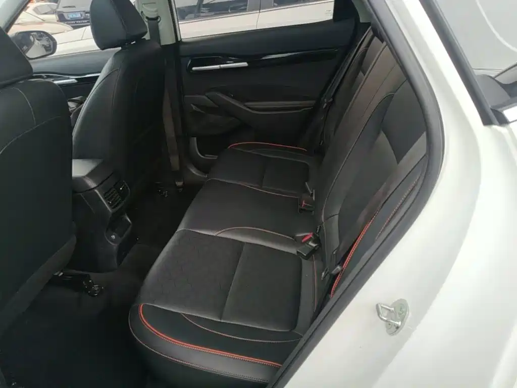 Kia Seltos — миниатюра 17