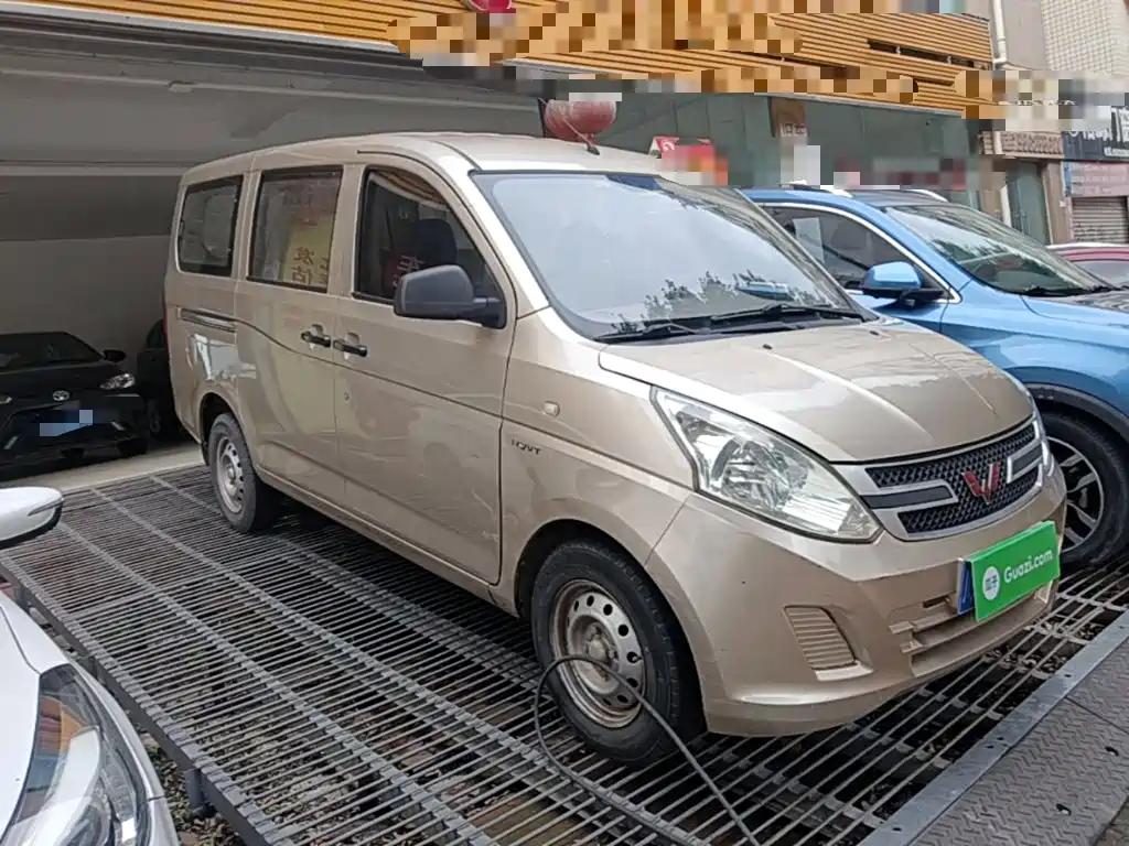 Wuling Rongguang V — миниатюра 4