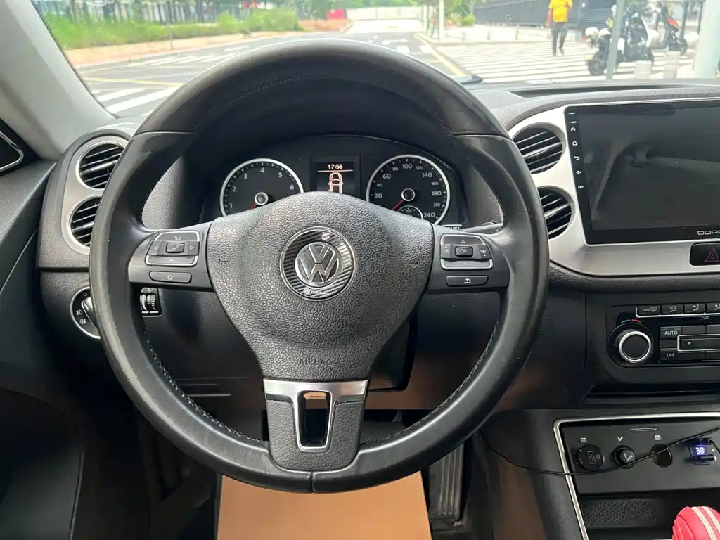 Volkswagen Tiguan — миниатюра 9
