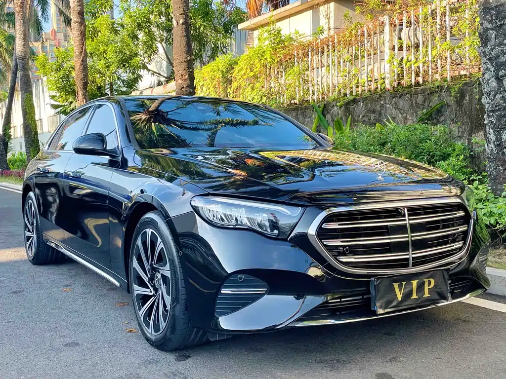 Mercedes-Benz E-Class — миниатюра 3