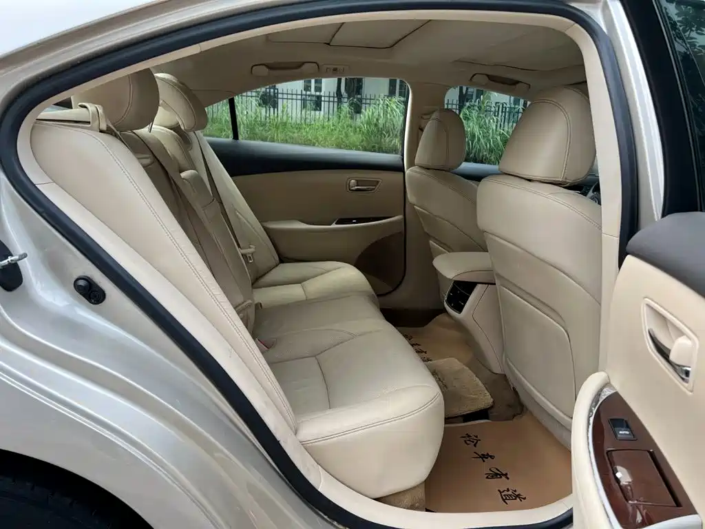 Lexus ES — миниатюра 18