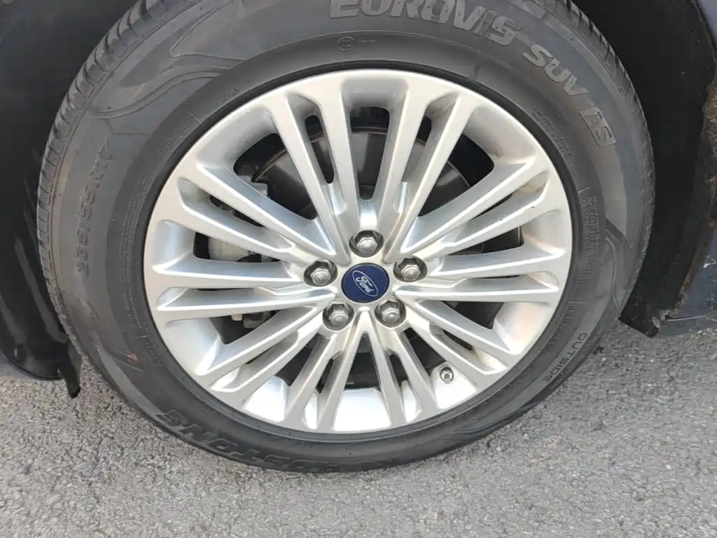 Ford Taurus — миниатюра 23