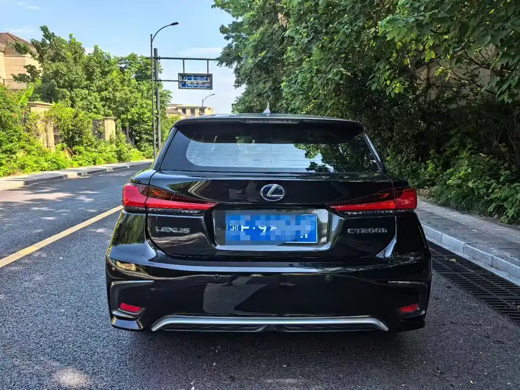 Lexus CT — миниатюра 7