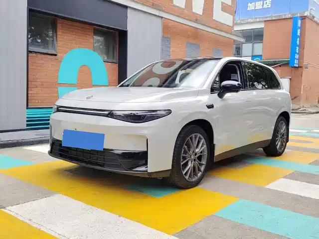 Leapmotor C10