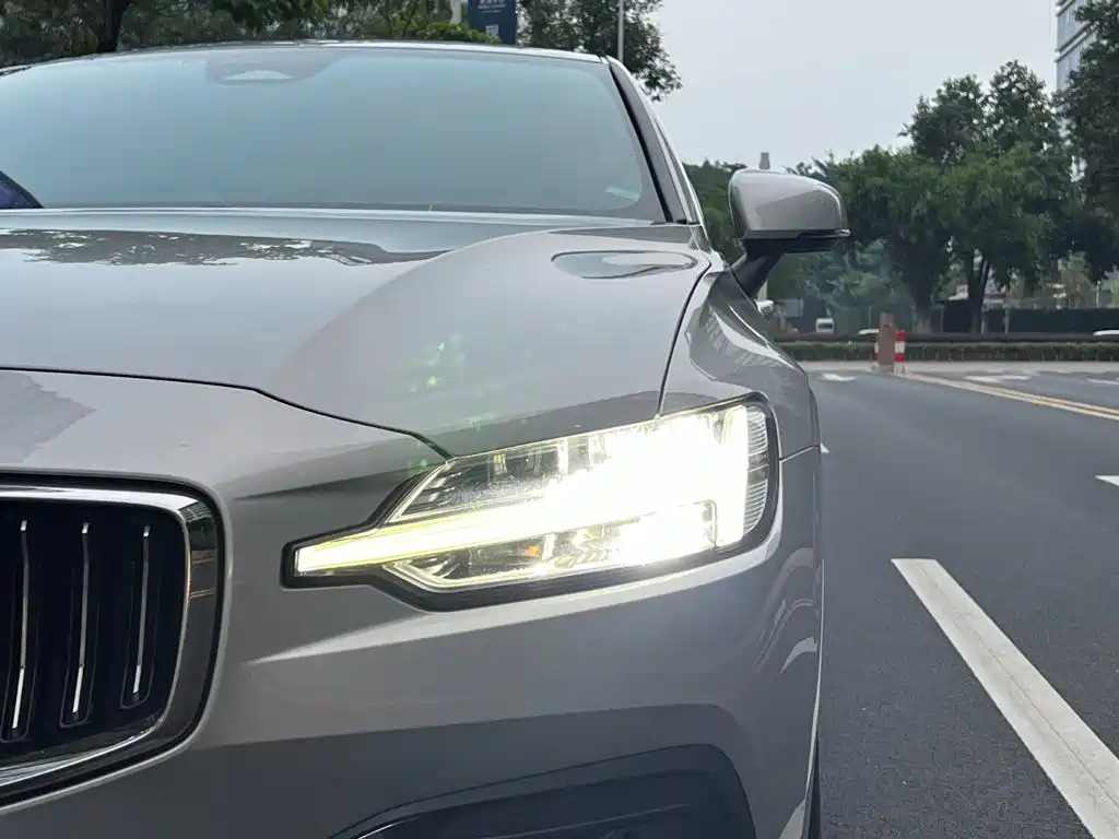 Volvo S60 — миниатюра 27