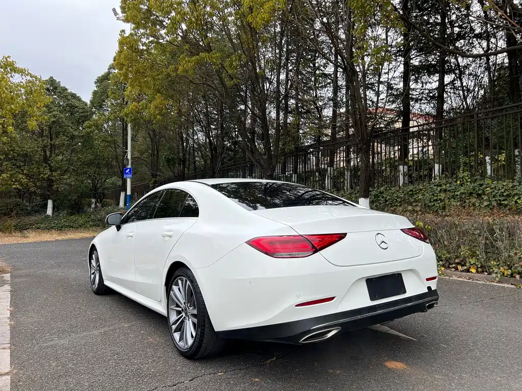 MERCEDES-BENZ CLS