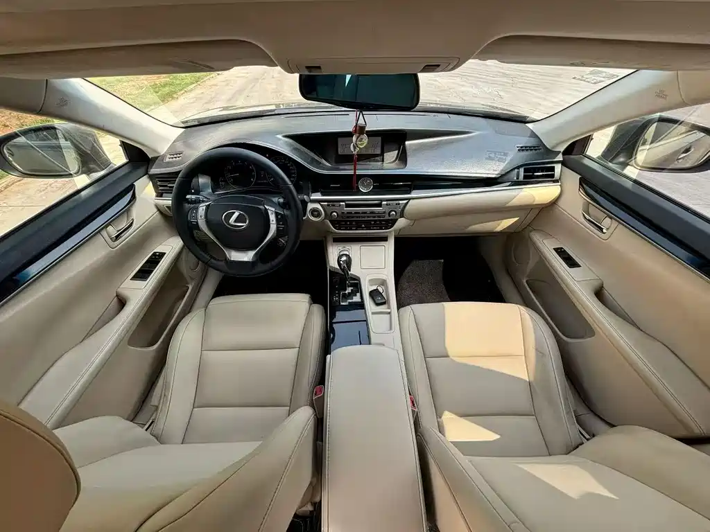 Lexus ES — миниатюра 7