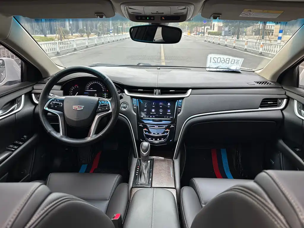 CADILLAC XTS