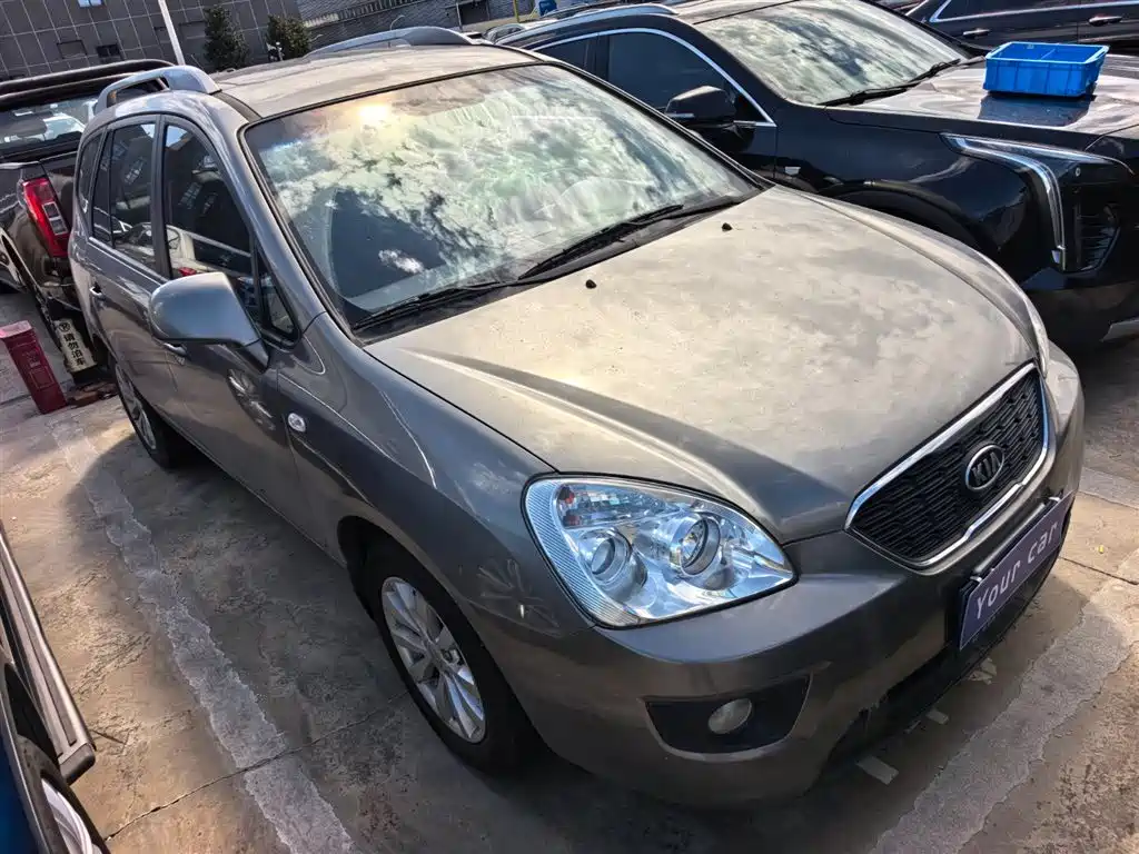 Kia Carens — миниатюра 2