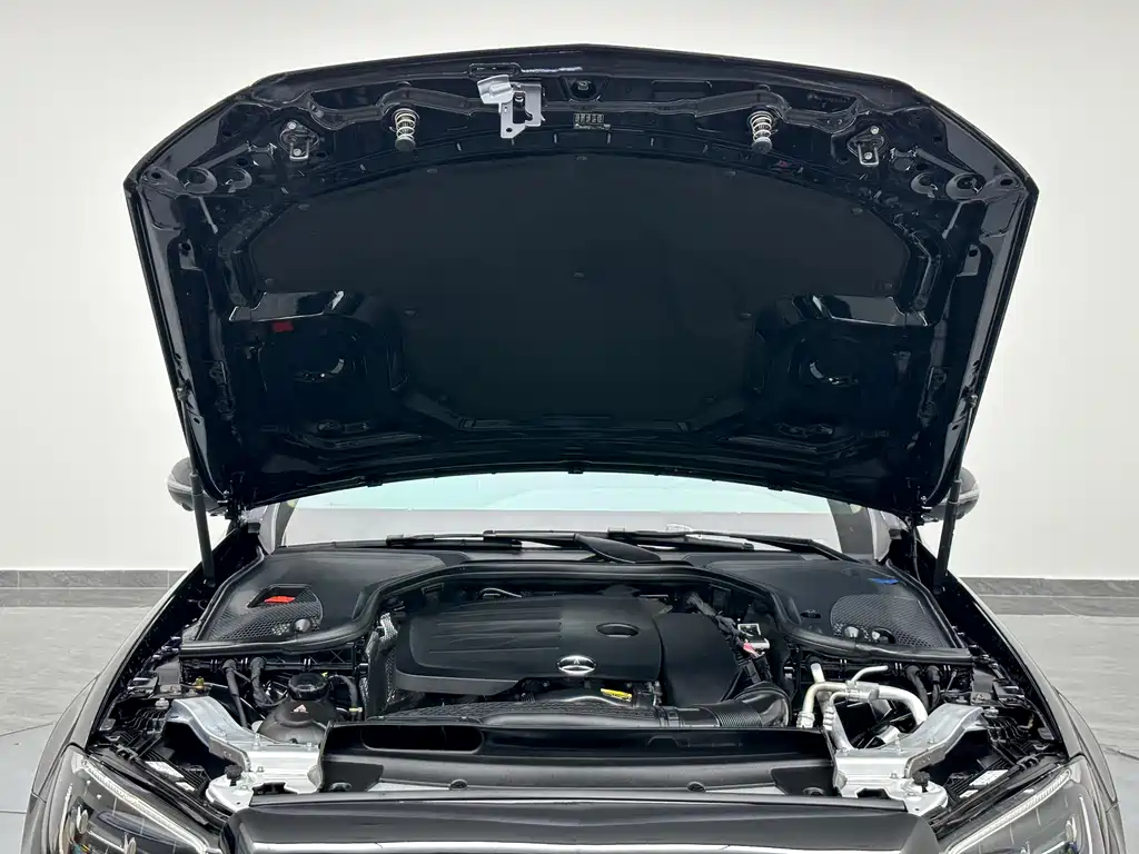 Mercedes-Benz E-Class — миниатюра 28
