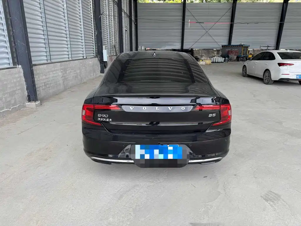 Volvo S90 2023 B5 Luxury