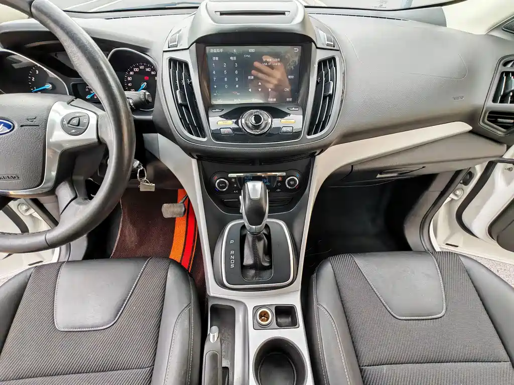 Ford Kuga — миниатюра 14