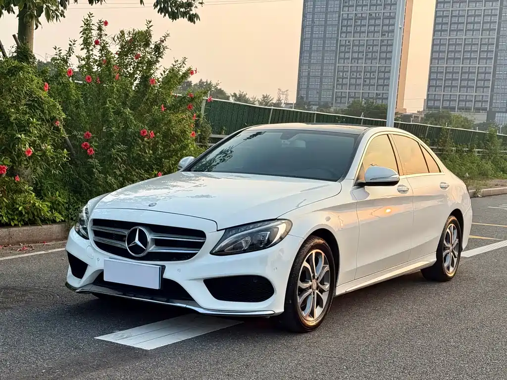 Mercedes-Benz C-Class — миниатюра 2