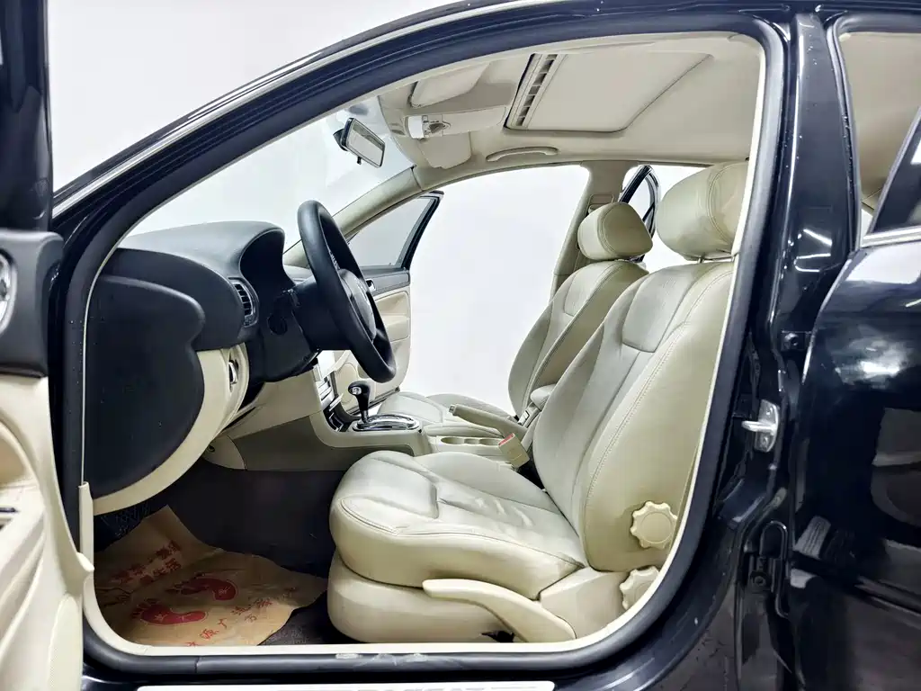 Volkswagen Passat Lingyu — миниатюра 11