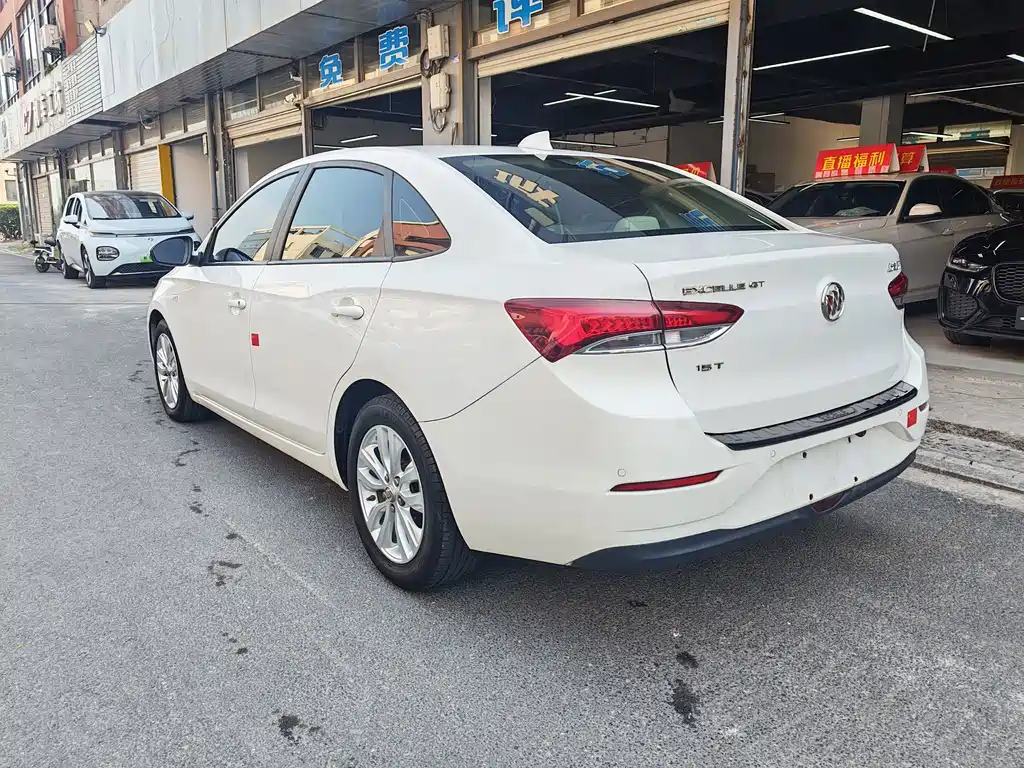 Buick Excelle — миниатюра 9