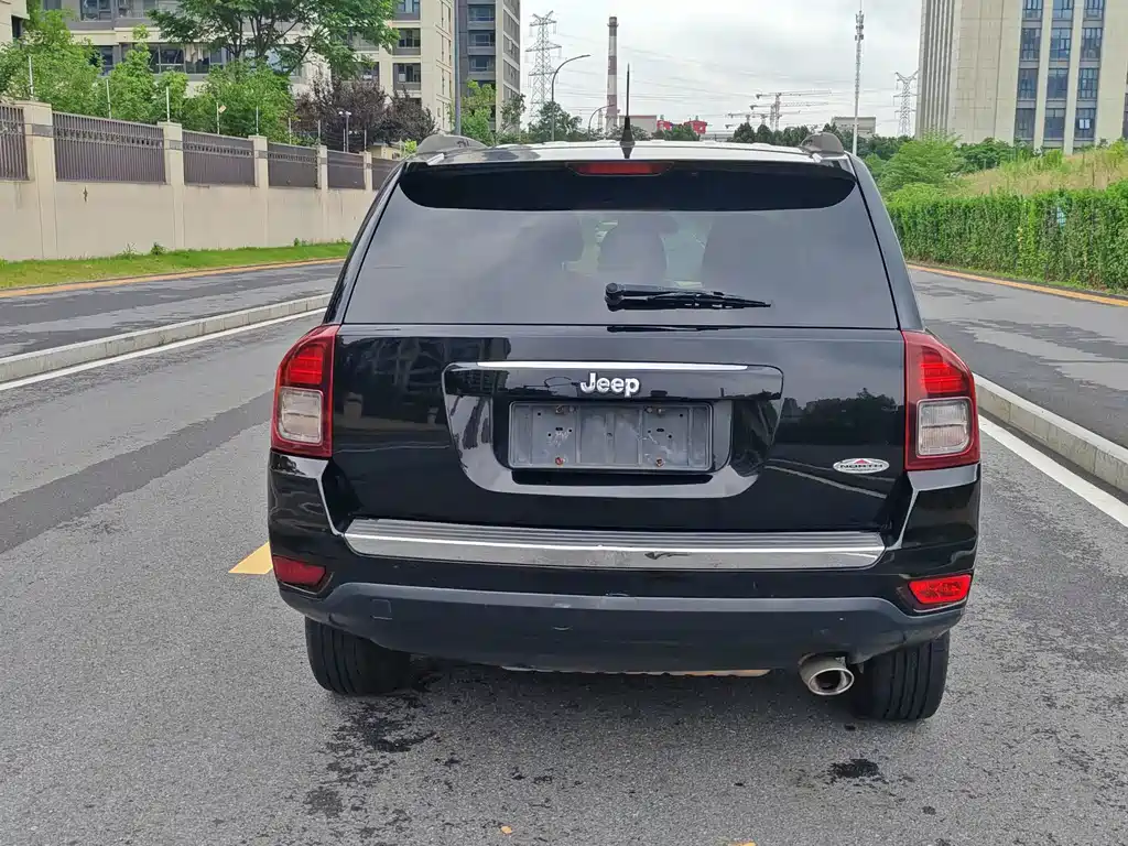 Jeep Compass (Import) — миниатюра 4