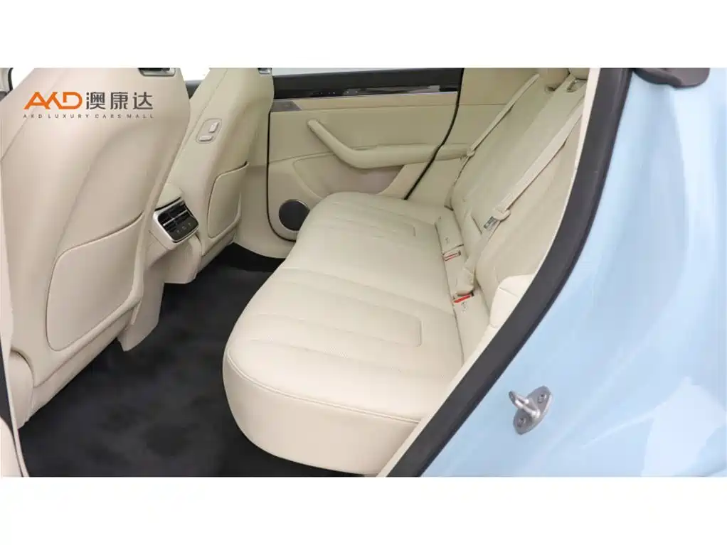 AITO WISDOM WORLD R7