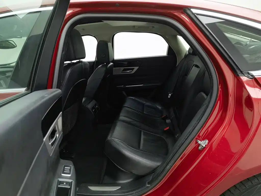 Jaguar XF — миниатюра 15