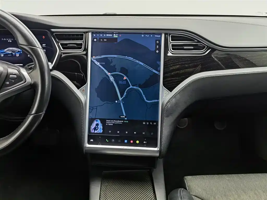 TESLA MODEL S