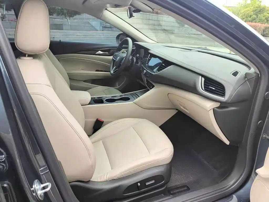 Buick Regal — миниатюра 7