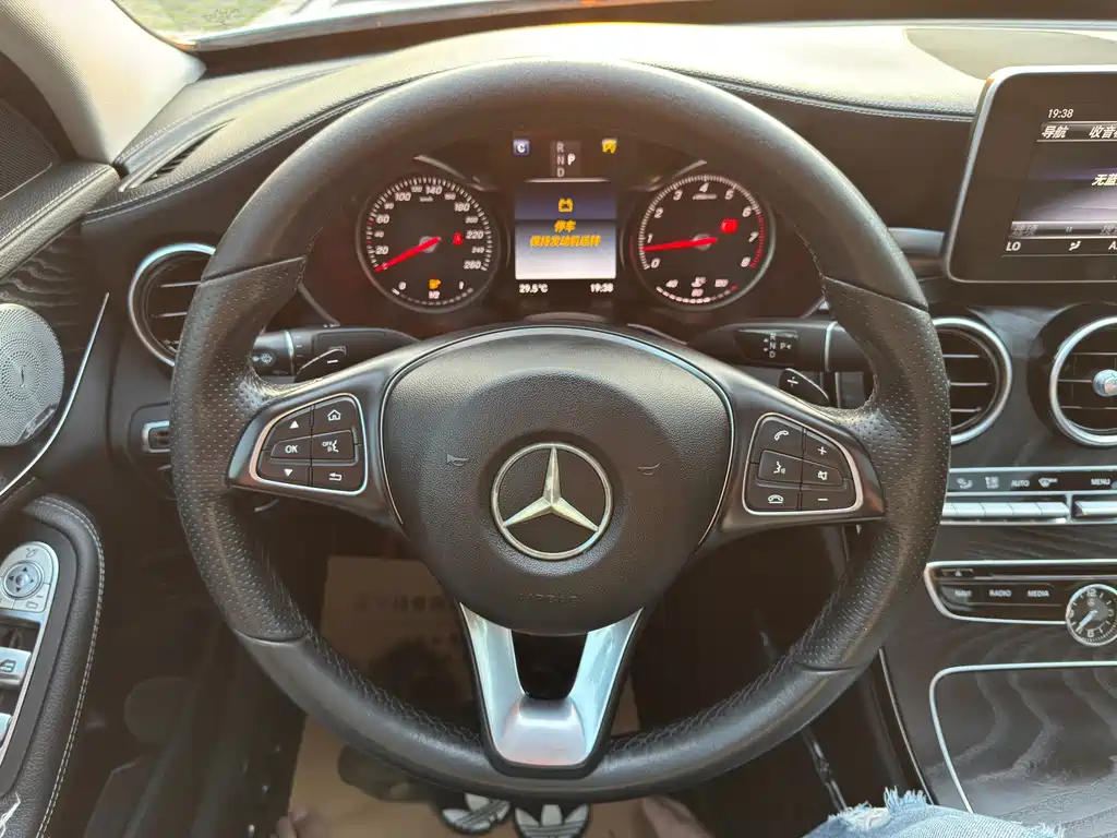 Mercedes-Benz C-Class — миниатюра 13