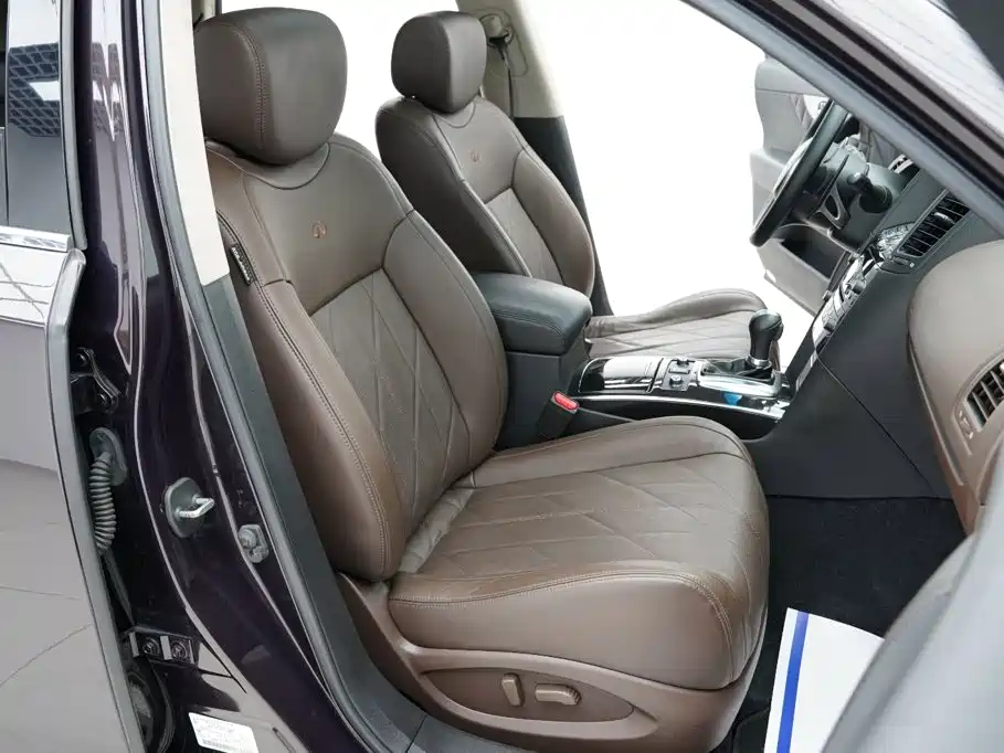 Infiniti QX70 — миниатюра 15