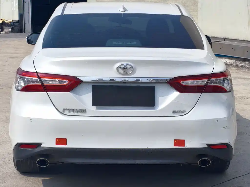 TOYOTA CAMRY