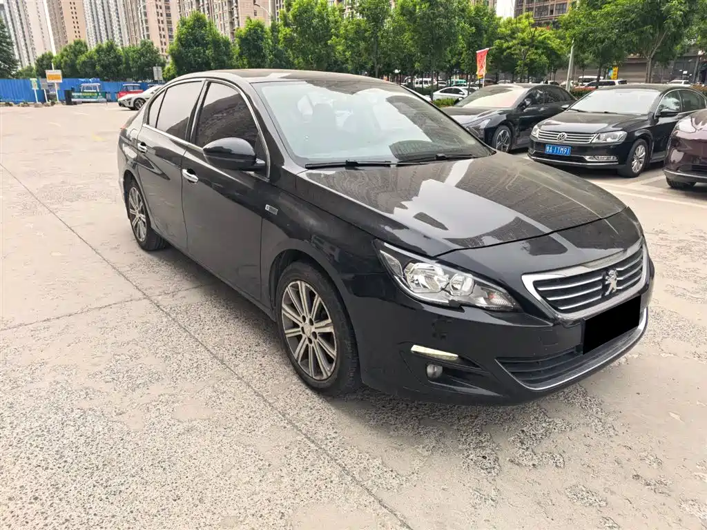 Peugeot 408 1.2T Auto Luxury Edition, фото 3
