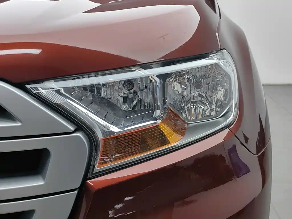 Ford Everest — миниатюра 7