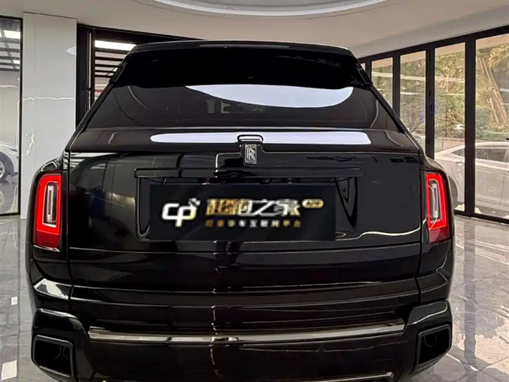 Rolls-Royce Cullinan 2018 мест