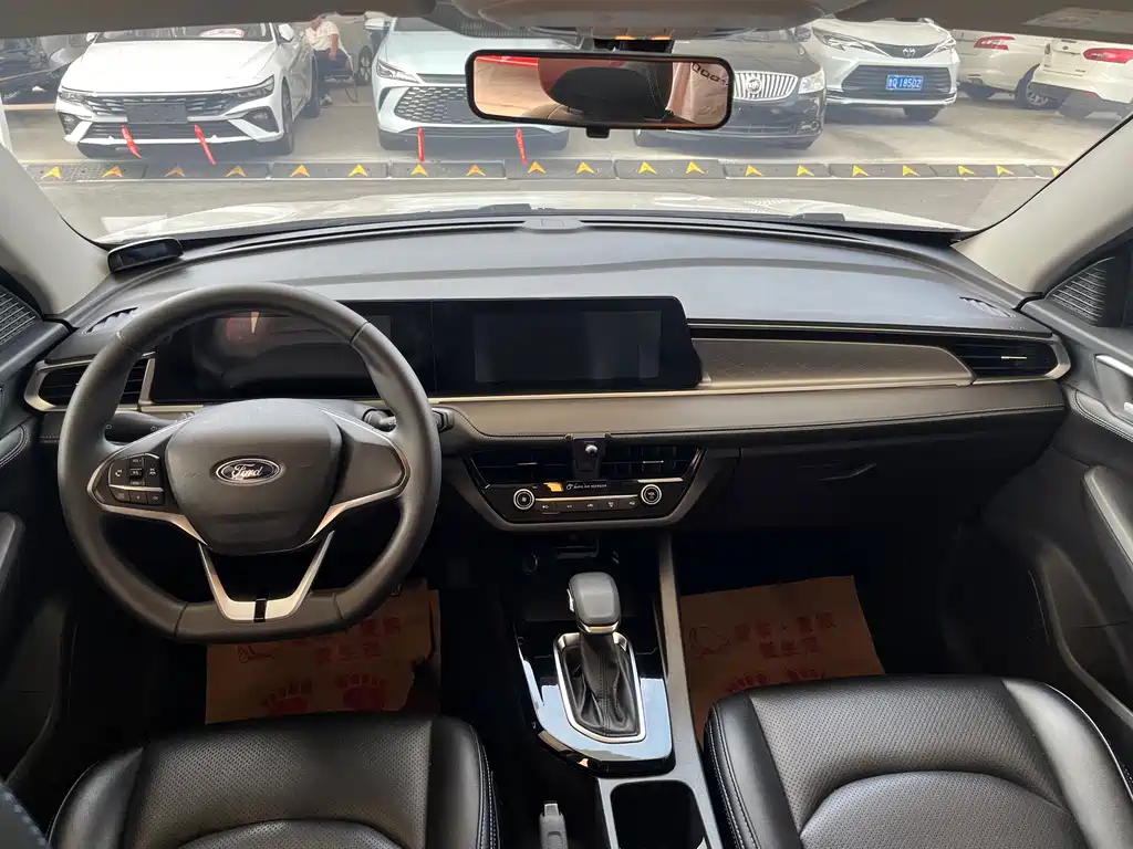 Ford Escort 2021 1.5L AT