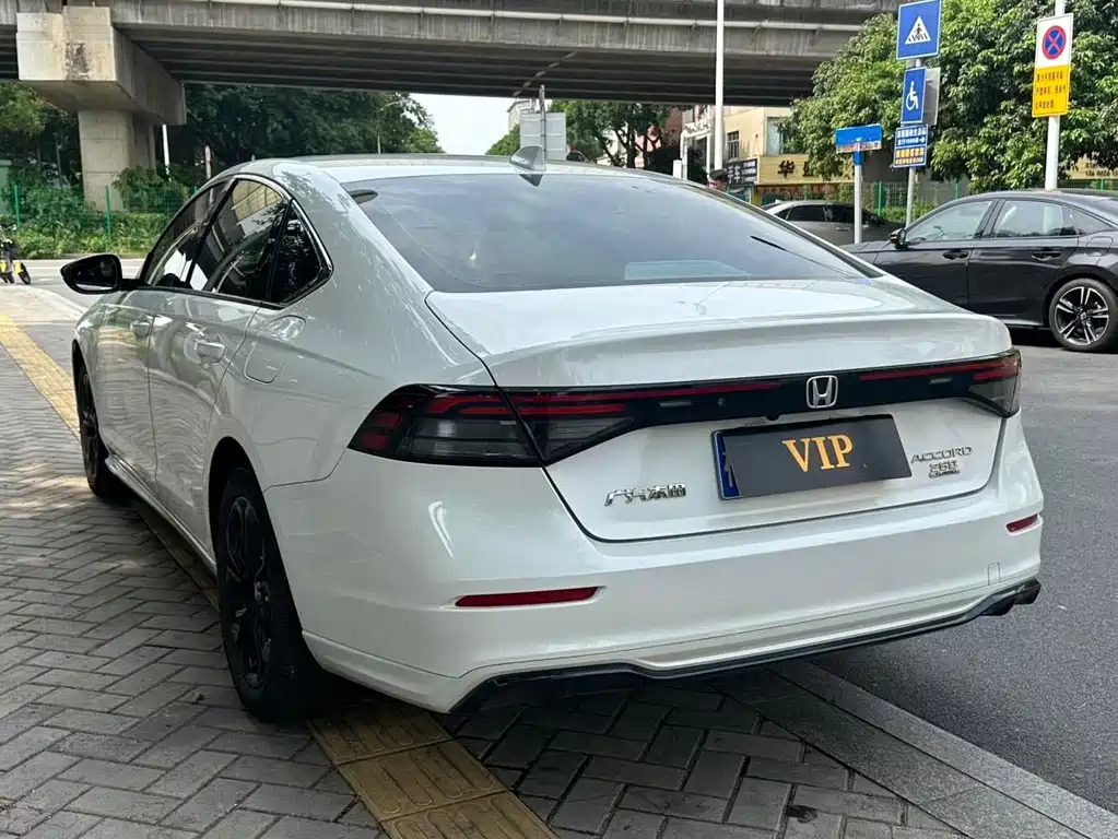 Honda Accord — миниатюра 7