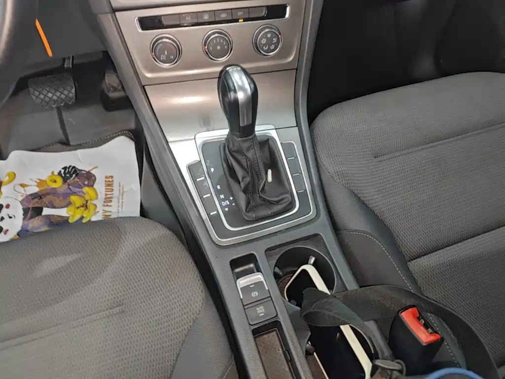 Volkswagen Golf — миниатюра 14